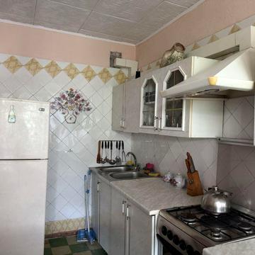 Здається трикімнатна квартира