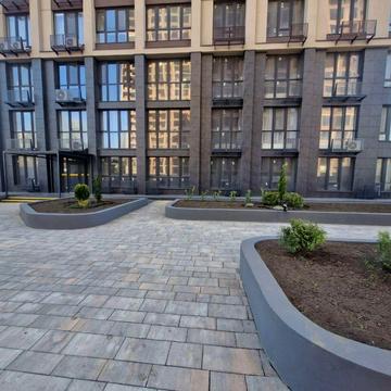 Івана Франка вул., 40