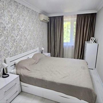 Євгена Чикаленка вул., 74
