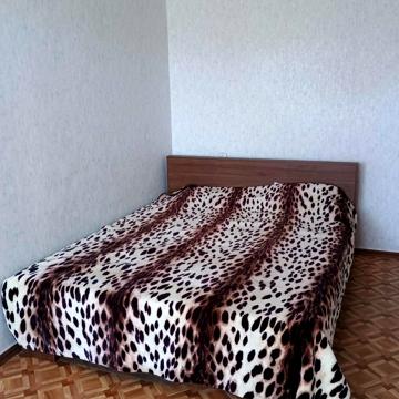 Палубна вул., 9