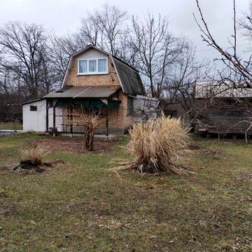 Дачний будинок для відпочинку в тихій місцевості.