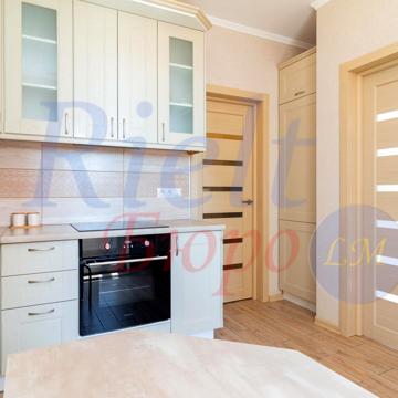 Сімї Кульженків вул. (Петра Дегтяренка), 37