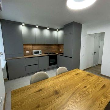 Продам 2 комн квартиру пр. Поля ( Кирова) вверх