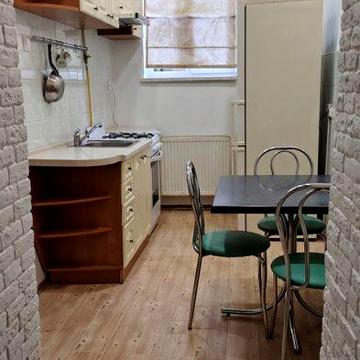 "Власник"Городоцька (початок)в 5 хвилинах пішки до оперного.
Городоцьк