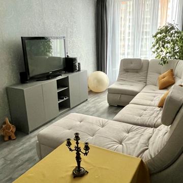 Каховська вул., 60