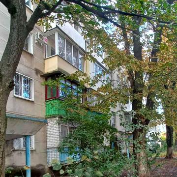 Князя Володимира Великого просп., 99