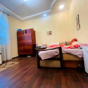 Продам 3-х комн Сталинку р-н Ивана Мазепы (Петровского) ул. Кутузова