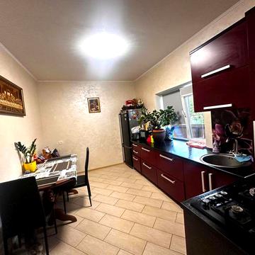 Продам частину будинку з окремим входом. Початок Тинного.