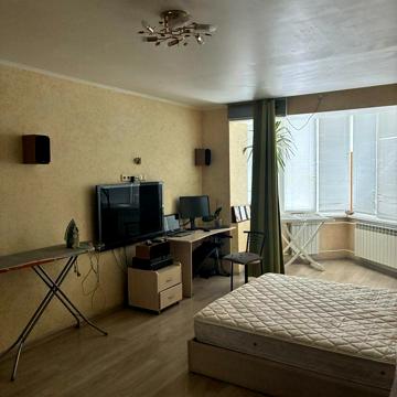 Хмельницька вул., 10