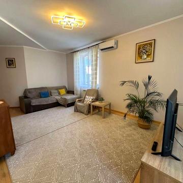 Оренда 3 км квартири в самому центрі міста