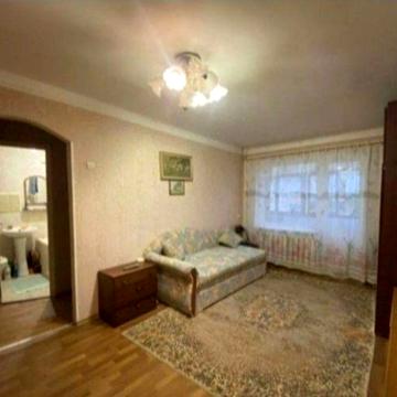 Продаж 2 кім на пл. Визволення