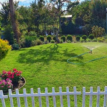 Доглянута дача біля річки ( Чисті пруди)