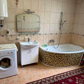 Оренда однокімнатного будинку біля 3лікарні (Старе місто), Маяковсього