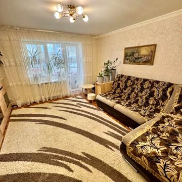 Космодромна вул., 3