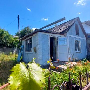 Продам будинок. Вул.Героев Крут 14.