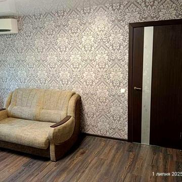 Сдам с  ремонтом 2 к. квартиру на проспекте Поля вверху