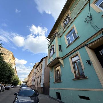 Конституційна вул. (28 Червня), 27