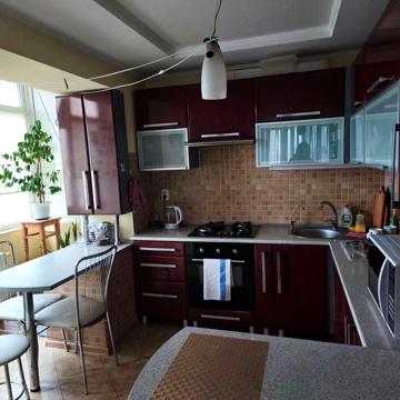 Продаж 3 кімнатної + кухня студія
