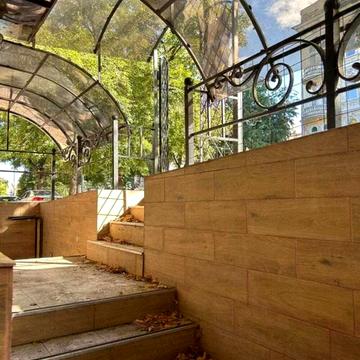 Футуристів пров., 4