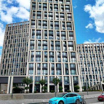 Зарічна вул., 2