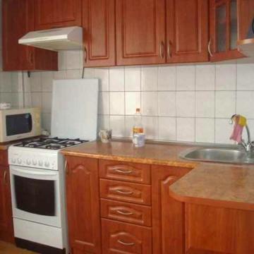 Аренда возле КИМО !ул. Пугачева 6 отличная 1 комн.квартира, Лукьяновка