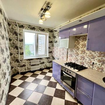 Продад 2 кім.в центрі