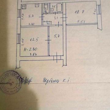 Продам двокімнатну сталінку на Роковатій.