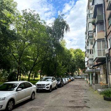 Петра Ніщинського вул., 6