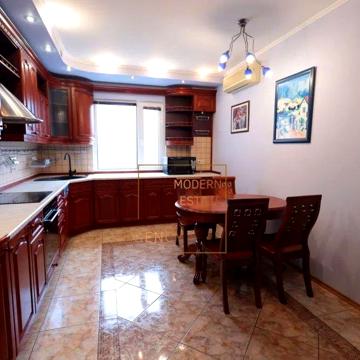 3-кімнатна квартира 104 м² біля м. Позняки з ремонтом та технікою