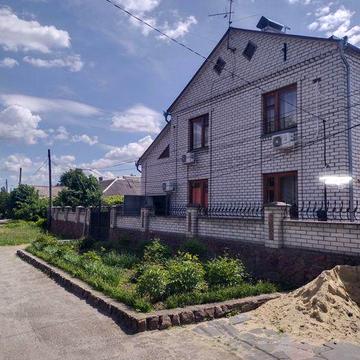 Продам будинок в Центрі