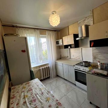 Академіка Корольова вул., 112