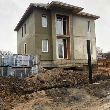 розовая