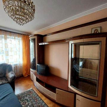 Вячеслава Чорновола вул. (), 2