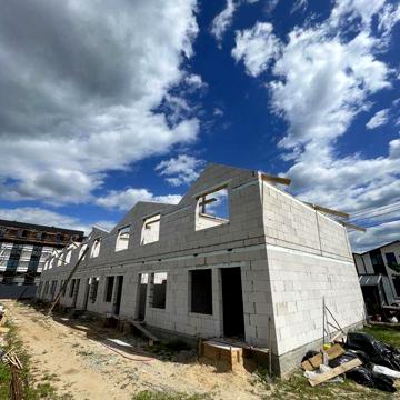 Продаж 2во поверхового таунаусу Білогородка