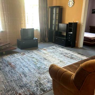 Здається 3кім квартира в центрі