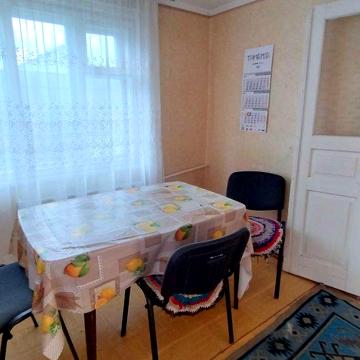 Здається будинок в центрі, р-н лікарні, 3-кімнати,  зі зручностями