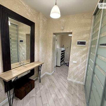 Продаж 3к Квартира Варшавська вулиця