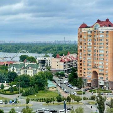 Володимира Івасюка просп. (Героїв Сталінграду), 9-А