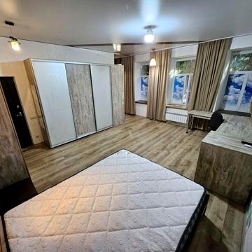 Самый центр, 1к студия 38к.м, можно животных, паркоместо, мебель