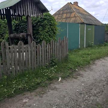 Продаж ділянки з домом. Є поряд ліс, річка