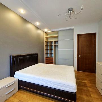 Панаса Мирного вул., 8