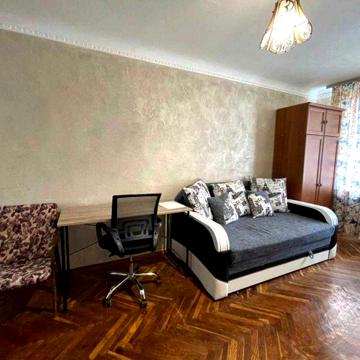 Караваєві дачі, Леваневського 4, затишна 1к. є газ! Метро 15 хв. пішки