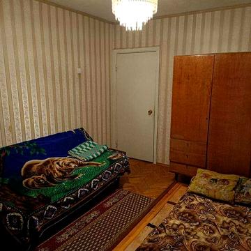 м.Іподром-20хв.пішки. Лятошинського 26А. Заставу поділимо на 2 місяці