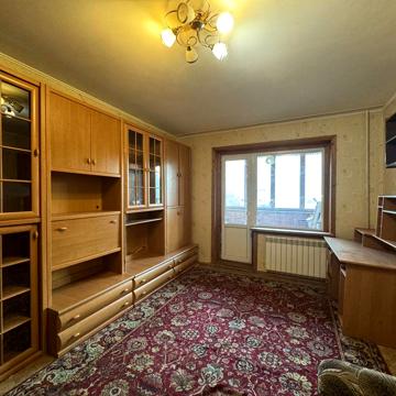 Простора 1к каартира, метро Харківська, вул. Ревуцького 18