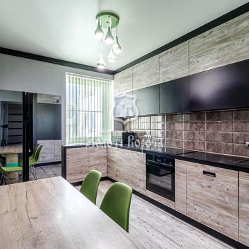 Макіївська вул., 10б