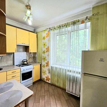 Відрадний пр. 36,  28.1 метр, Цегла. Гарний стан!