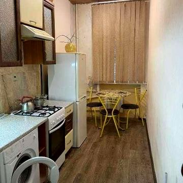 Продам 2 к. квартиру ул. Мироносицкая. Центр. Парк Шевченко