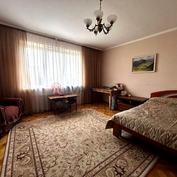 Продаж 3-кім. квартири 65,1 м2 — поруч парк Погулянка!