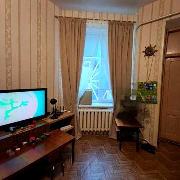 Продам 3 к. квартиру в Центре. Жилое состояние. АГВ