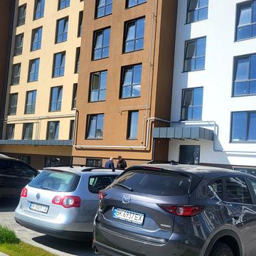Вячеслава Чорновола вул., 21а